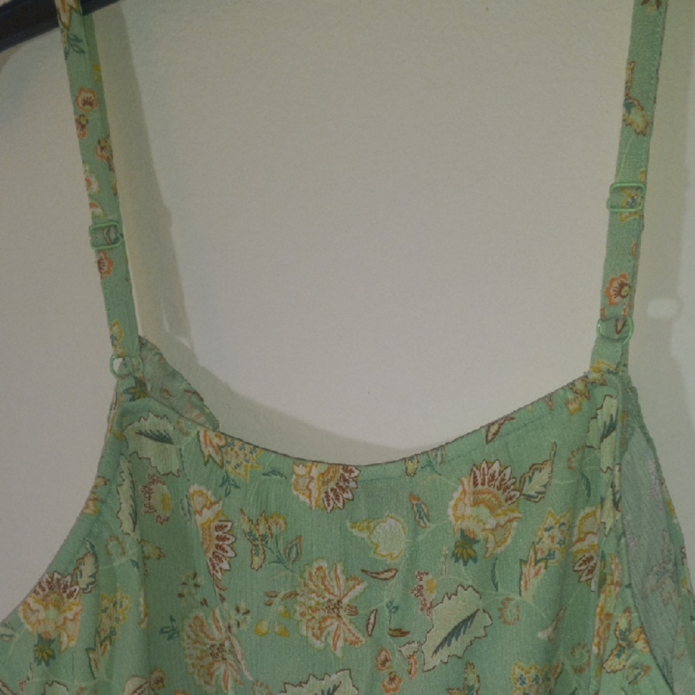 NWT Torrid Light Green Floral Camisole - Picture 5 of 6